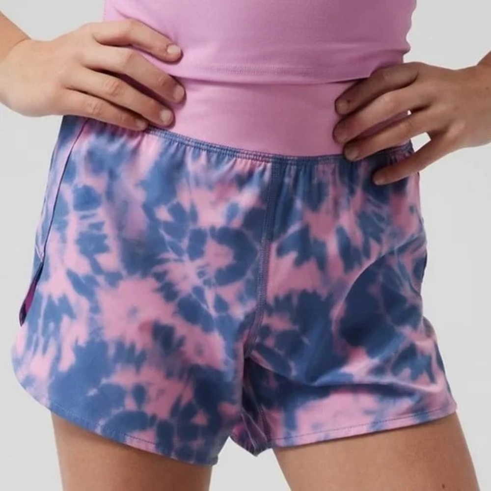 ✨ATHLETA Girl✨ Run the World 3” Shorts Size XL (4) Girls